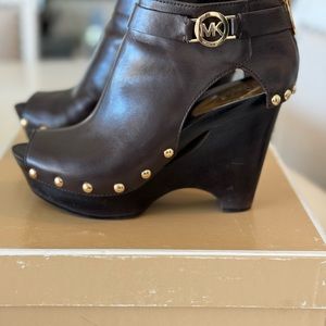 Michael Kors Charm Open Toe